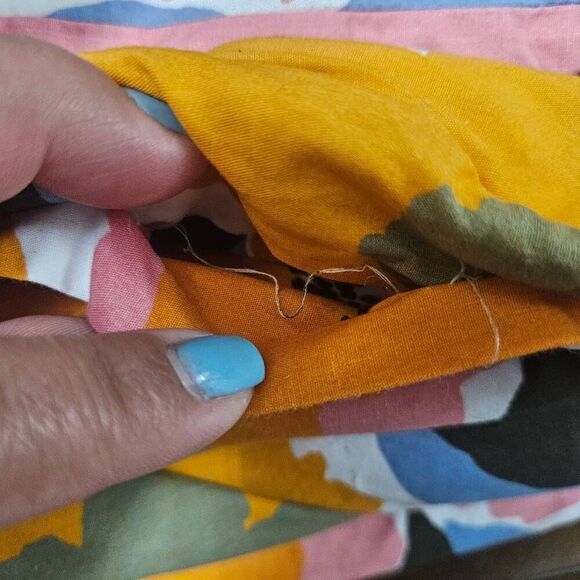 Marimekko comforter with 1 standar sham - Picture 6 of 7